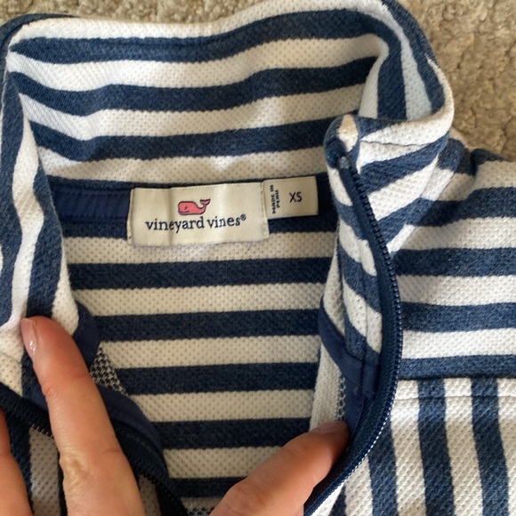Vineyard Vines shep pullover, lightweight; size XS - Picture 3 of 4
